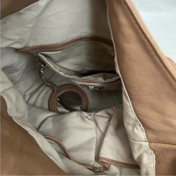 - 👛🛍️LEATHER TORY BURCH BAG 👛🛍️ - Picture 11 of 14